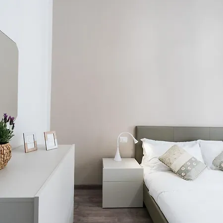 Central & Modern Apartment By Rent All Como Exterior photo