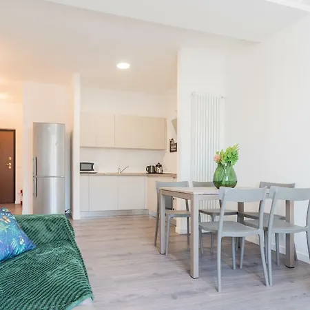Central & Modern Apartment By Rent All Como Exterior photo